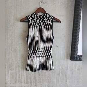 White House Black Market Black and White Sleeveless Top Size S